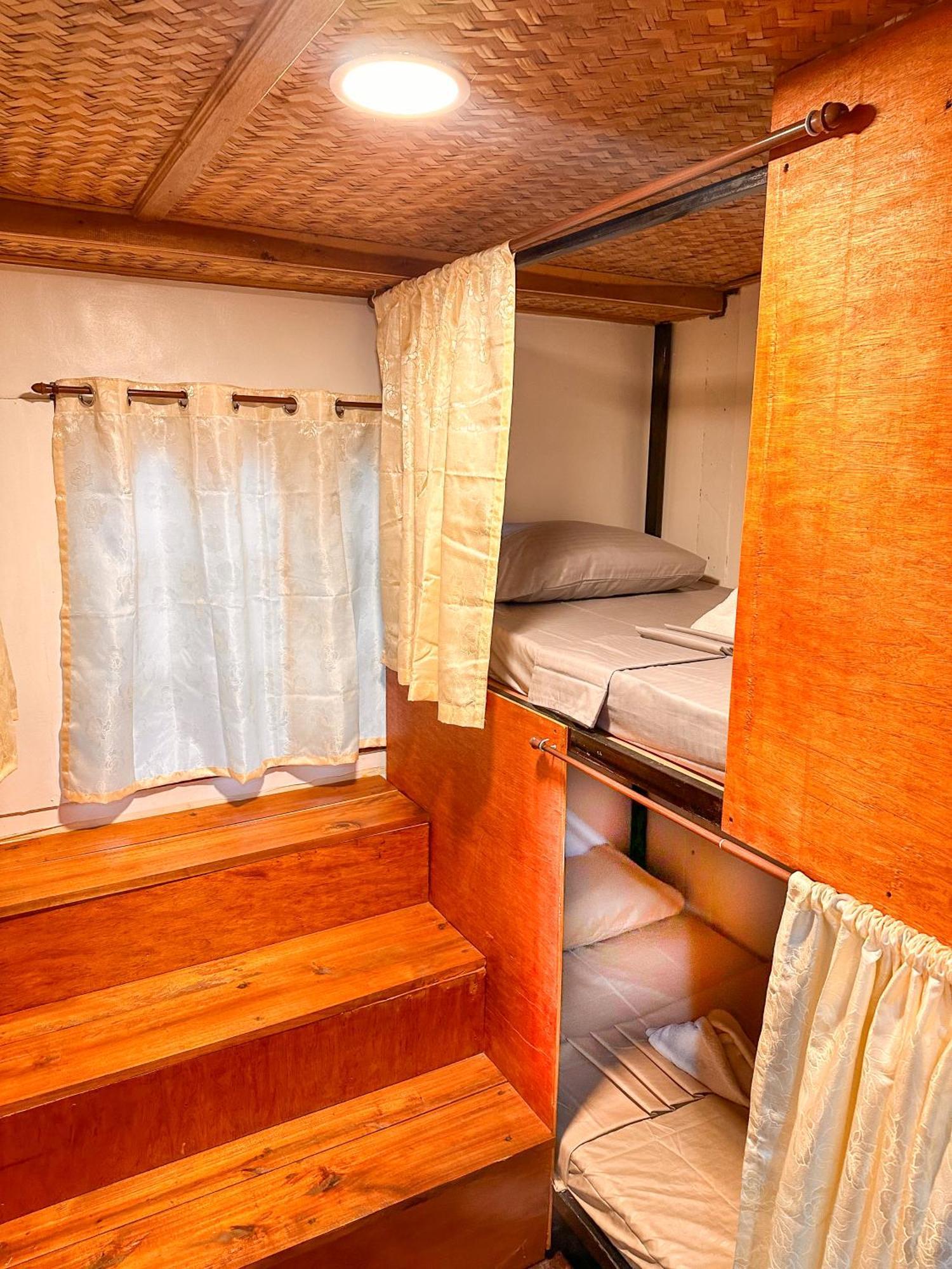 Hangout'S Hostel El Nido Esterno foto