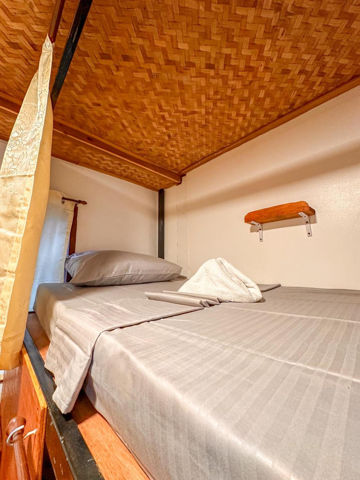 Hangout'S Hostel El Nido Esterno foto