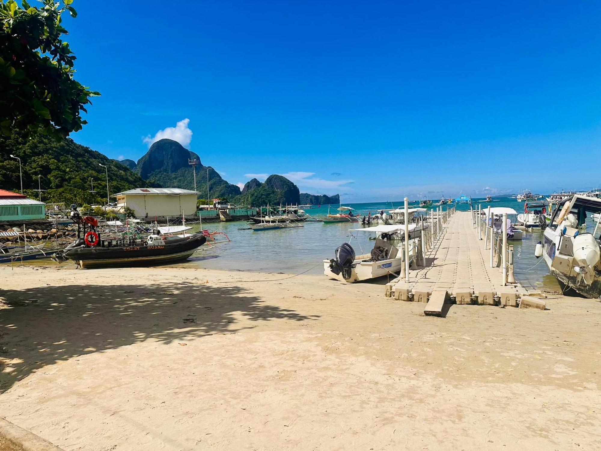 Hangout'S Hostel El Nido Esterno foto